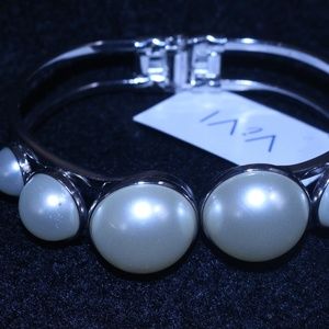 Faux Pearl Hinge Bangle Bracelet